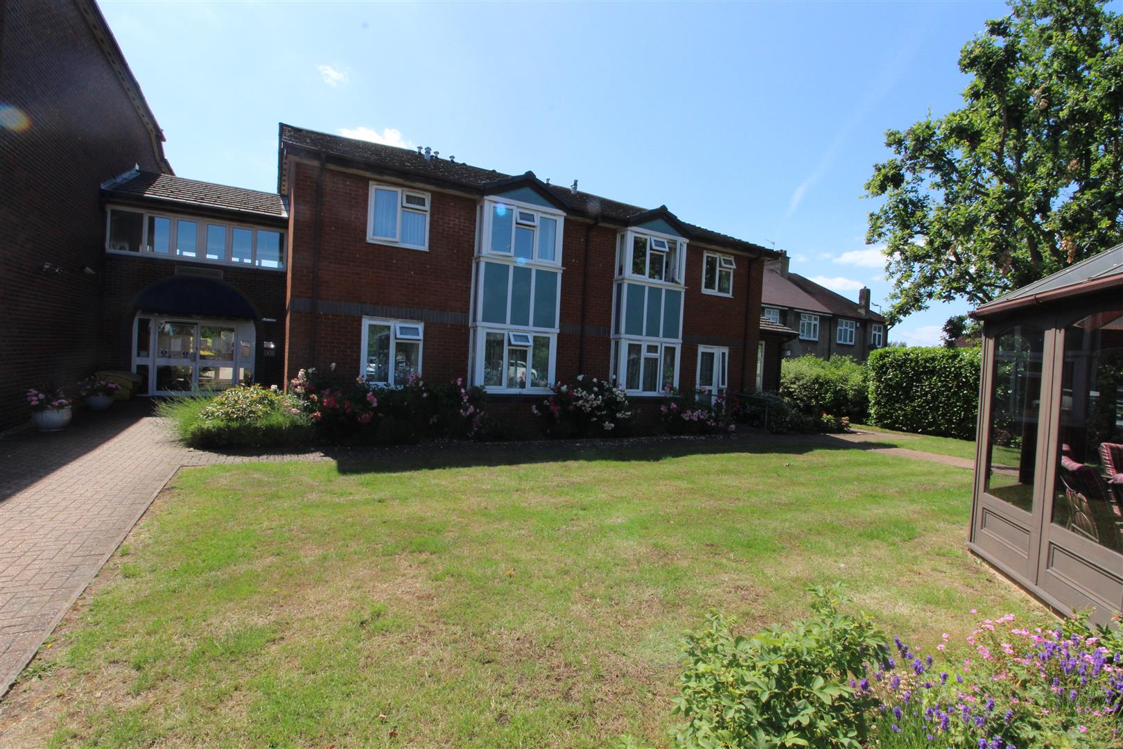 Property in Fairbanks Lodge, Furzehill Road, Borehamwood, WD6