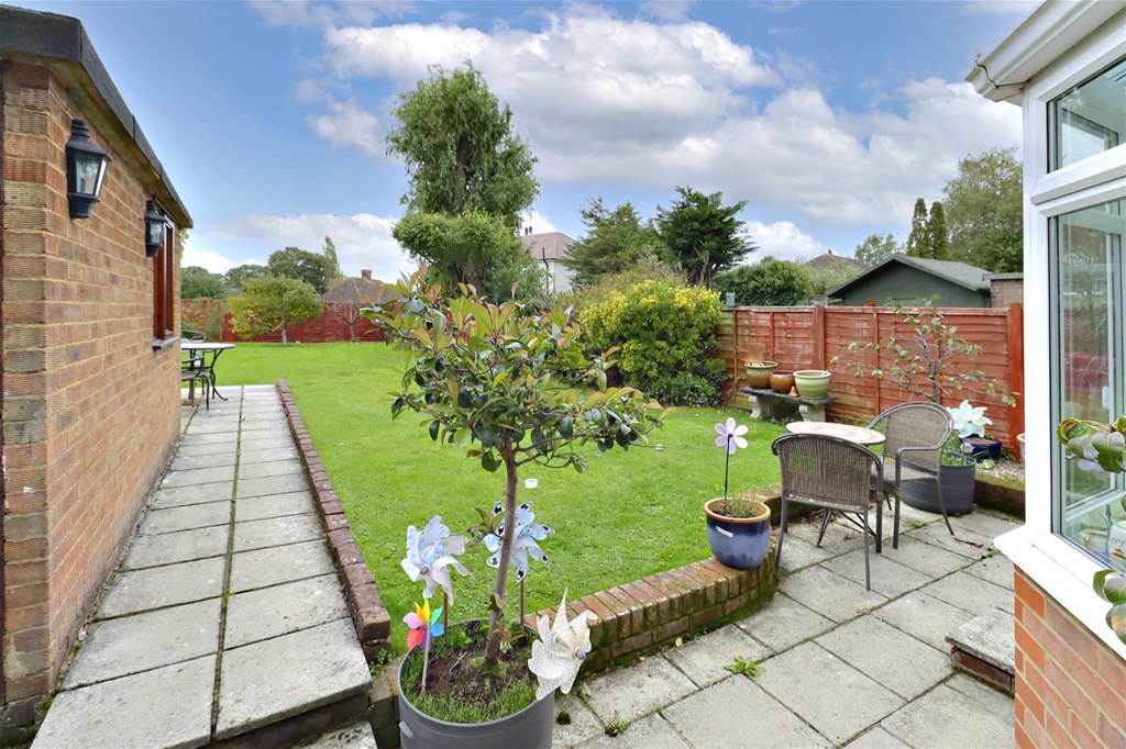 Property in Hartforde Road, Borehamwood, WD6