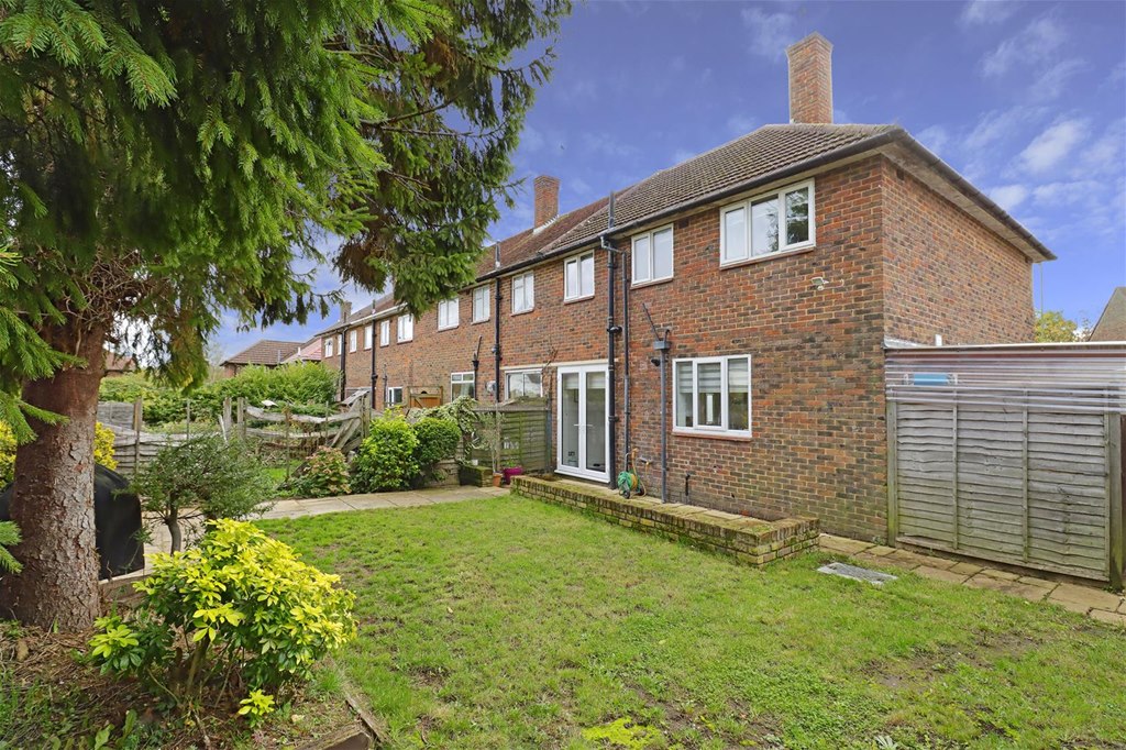 Property in Ripon Way, Borehamwood, WD6