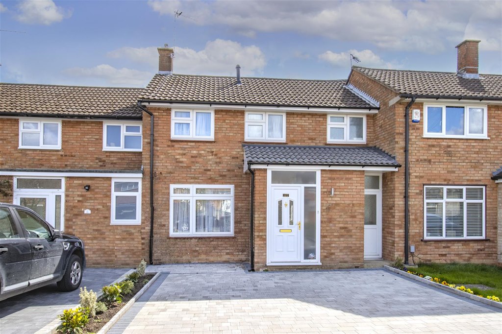 Property in Kenilworth Close, Borehamwood, WD6