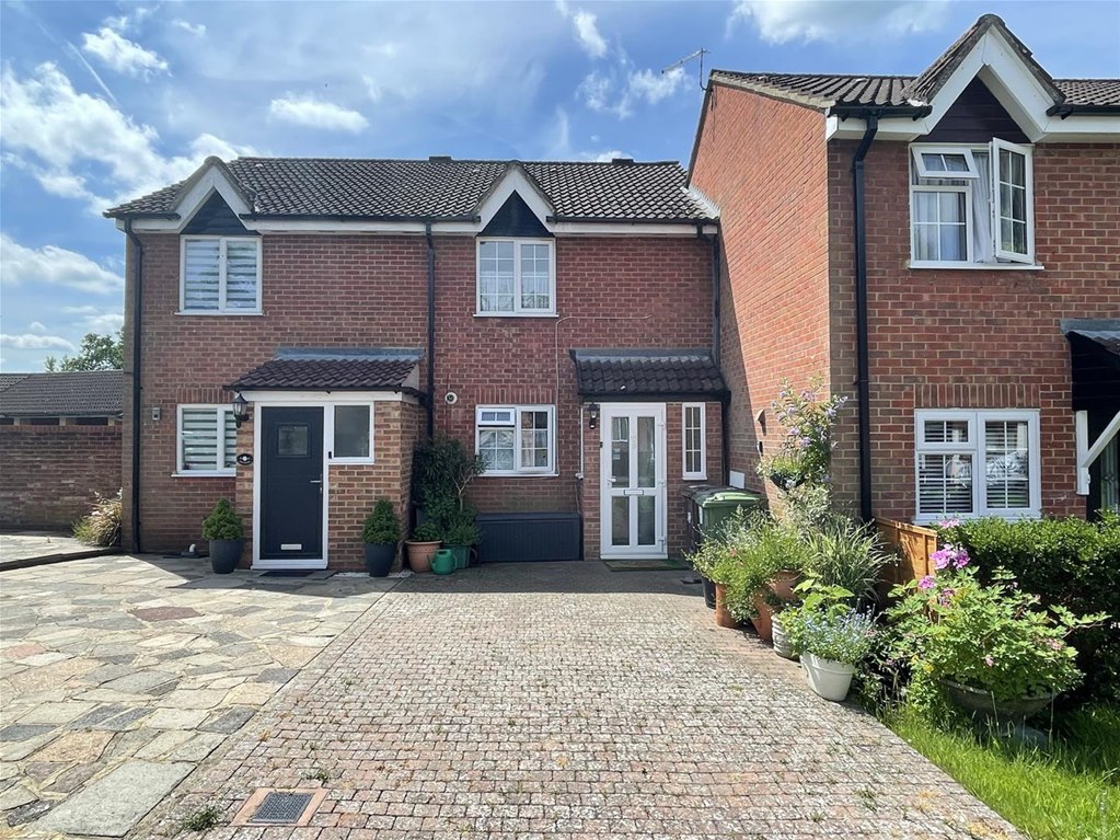 Property in Bray Close, Borehamwood, WD6