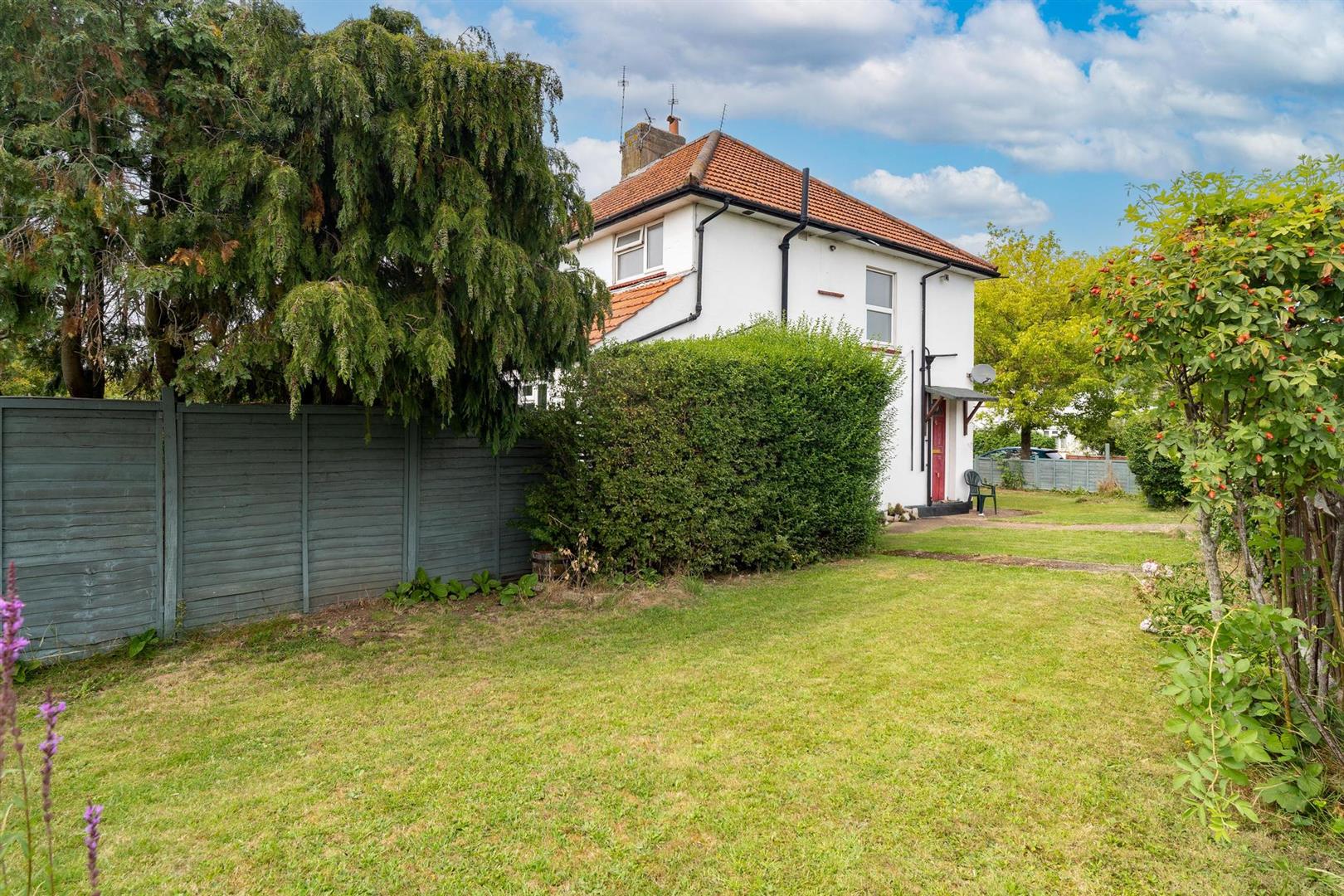 Laleham Avenue, London, NW7