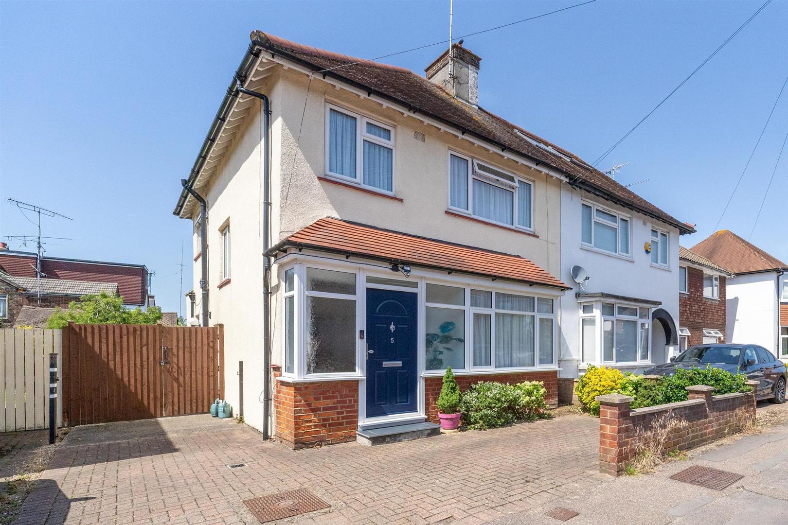 Brownlow Road, Borehamwood, WD6