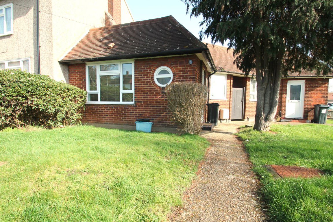 Pollard Close, Chigwell, IG7