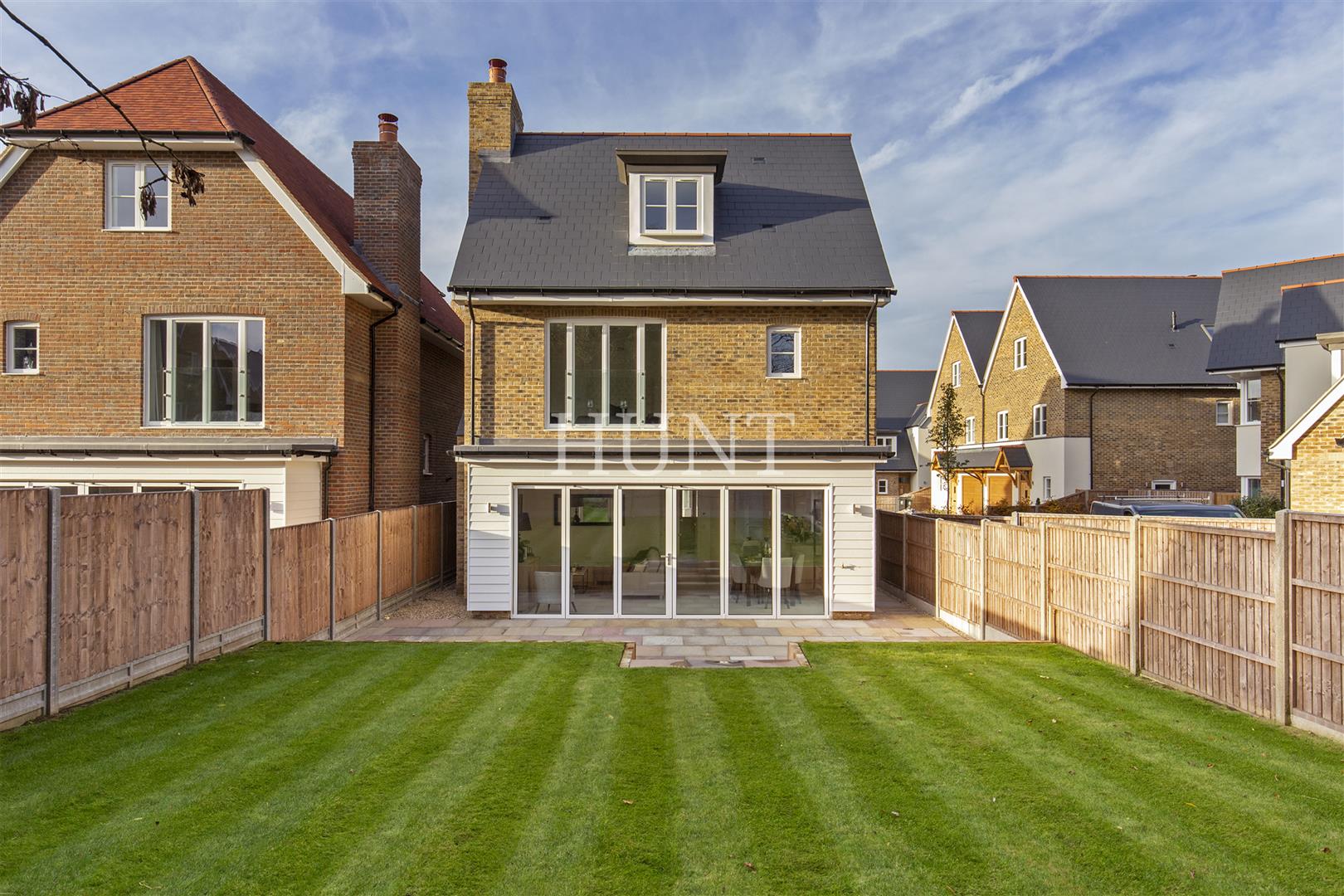 Property in Chigwell Grange, High Road, Chigwell, IG7 6BF