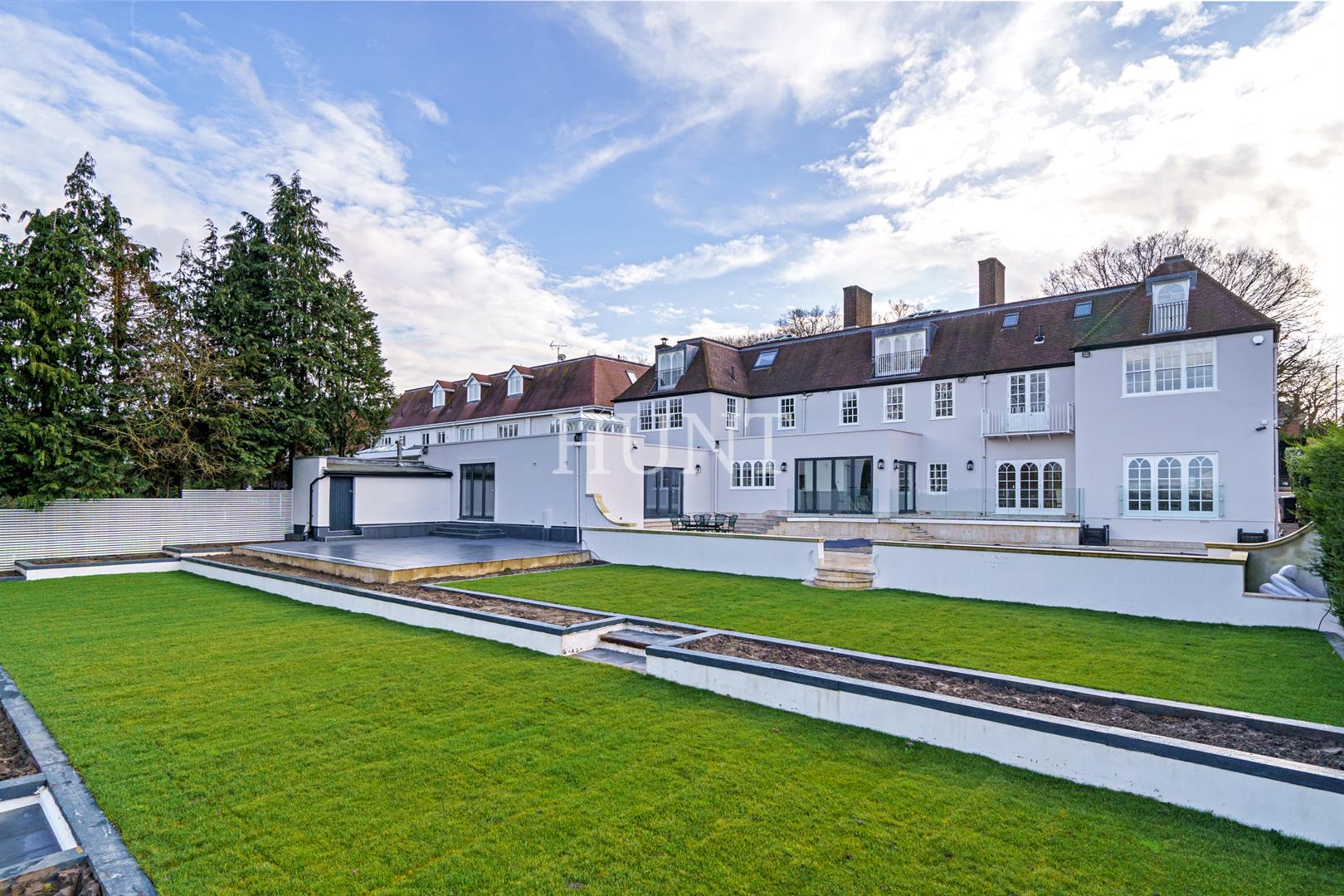 Property in Manor Road, Chigwell, Essex, IG7 5PG