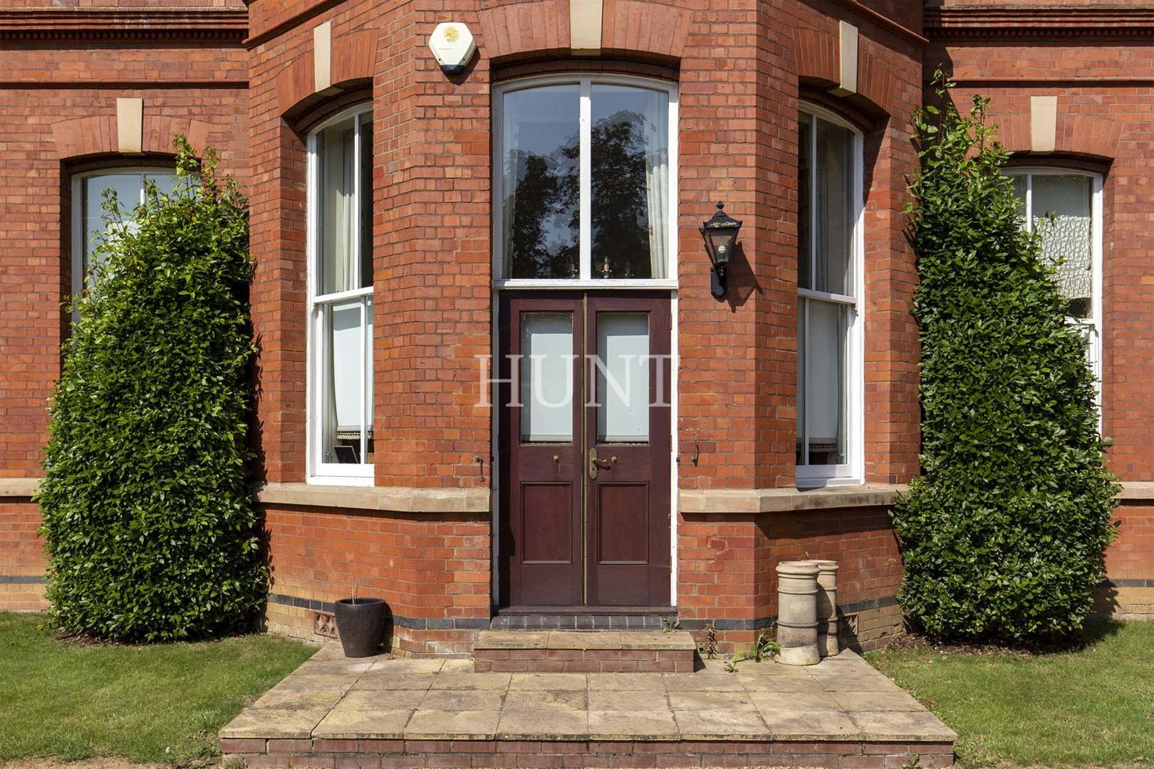 Property in Goldsmith House, Repton Park, Woodford Green, Essex, IG8 8RL