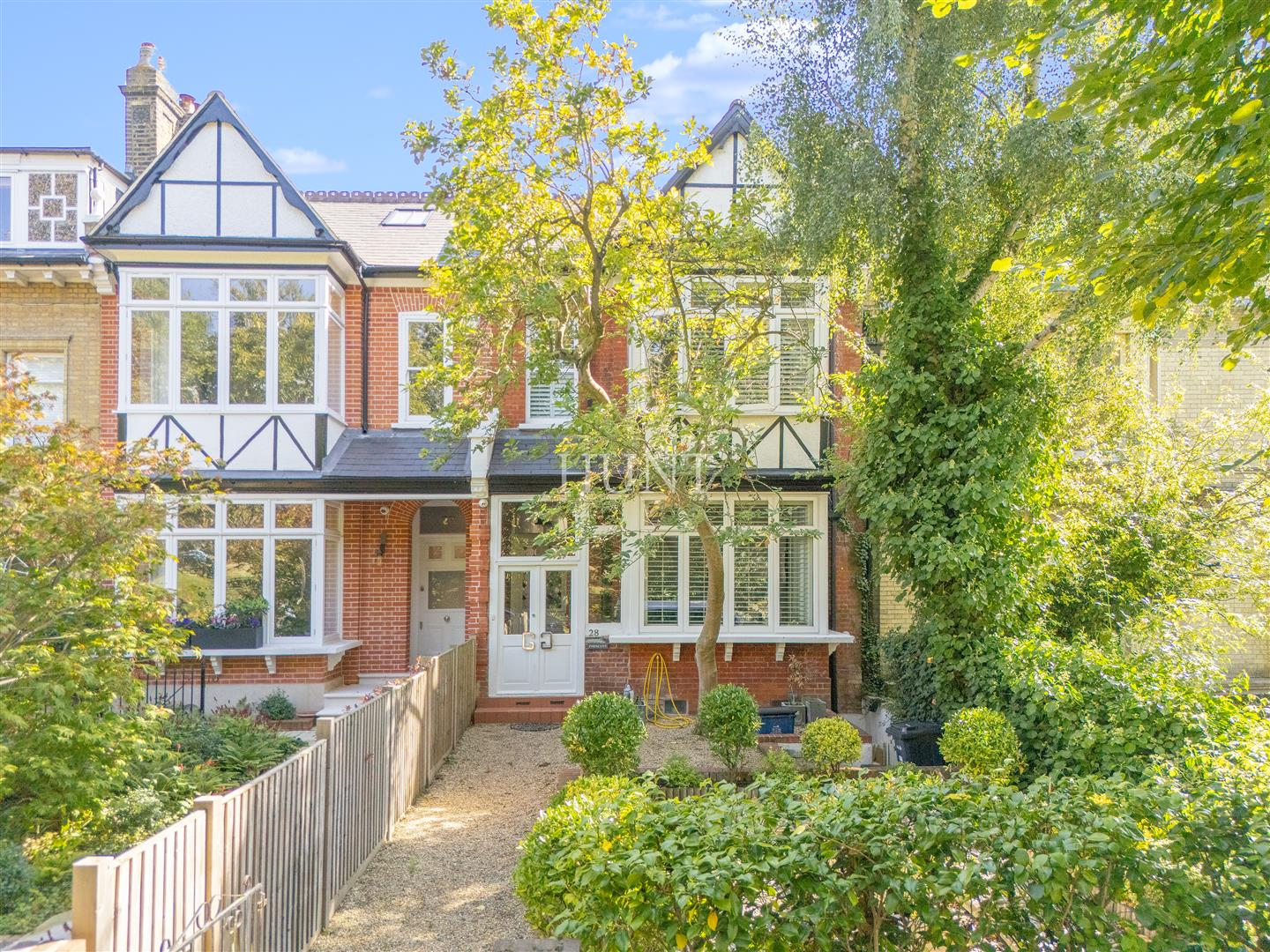 Broomhill Road, Woodford Green, IG8