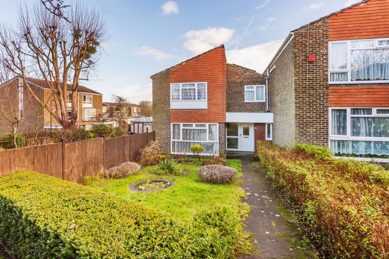 Property in Cordrey Gardens, Coulsdon, Surrey, CR5 2SQ