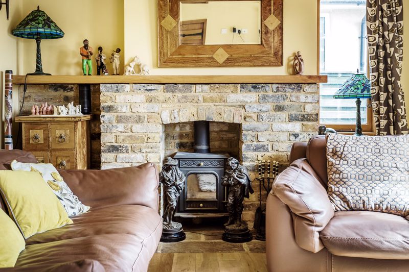 Property in Stuart Road, Warlingham, Surrey, CR6 9JH