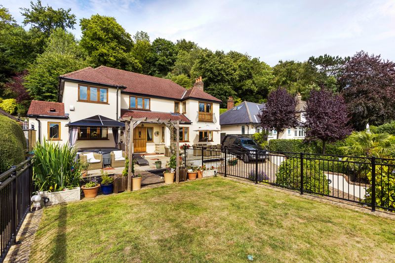 Property in Stuart Road, Warlingham, Surrey, CR6 9JH