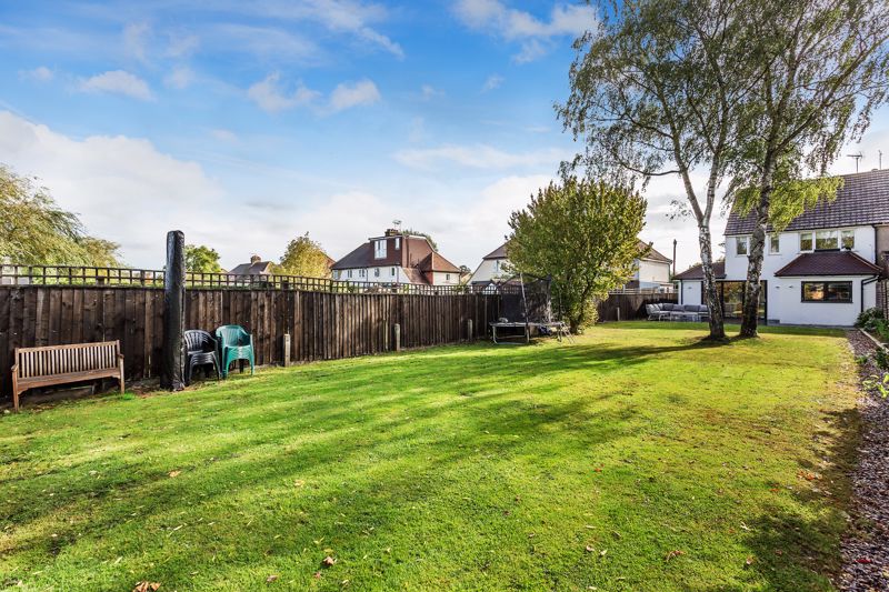 Property in Saxbys Lane, Lingfield, Surrey, RH7 6DP