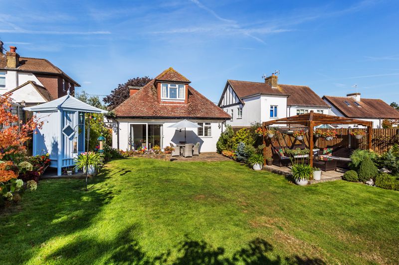 Property in Keston Avenue, Coulsdon, Surrey, CR5 1HL