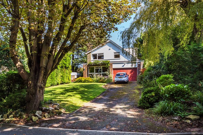 Property in Hermitage Road, Kenley, Surrey, CR8 5EA