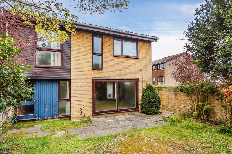 Property in Deans Close, Croydon, Surrey, CR0 5PU