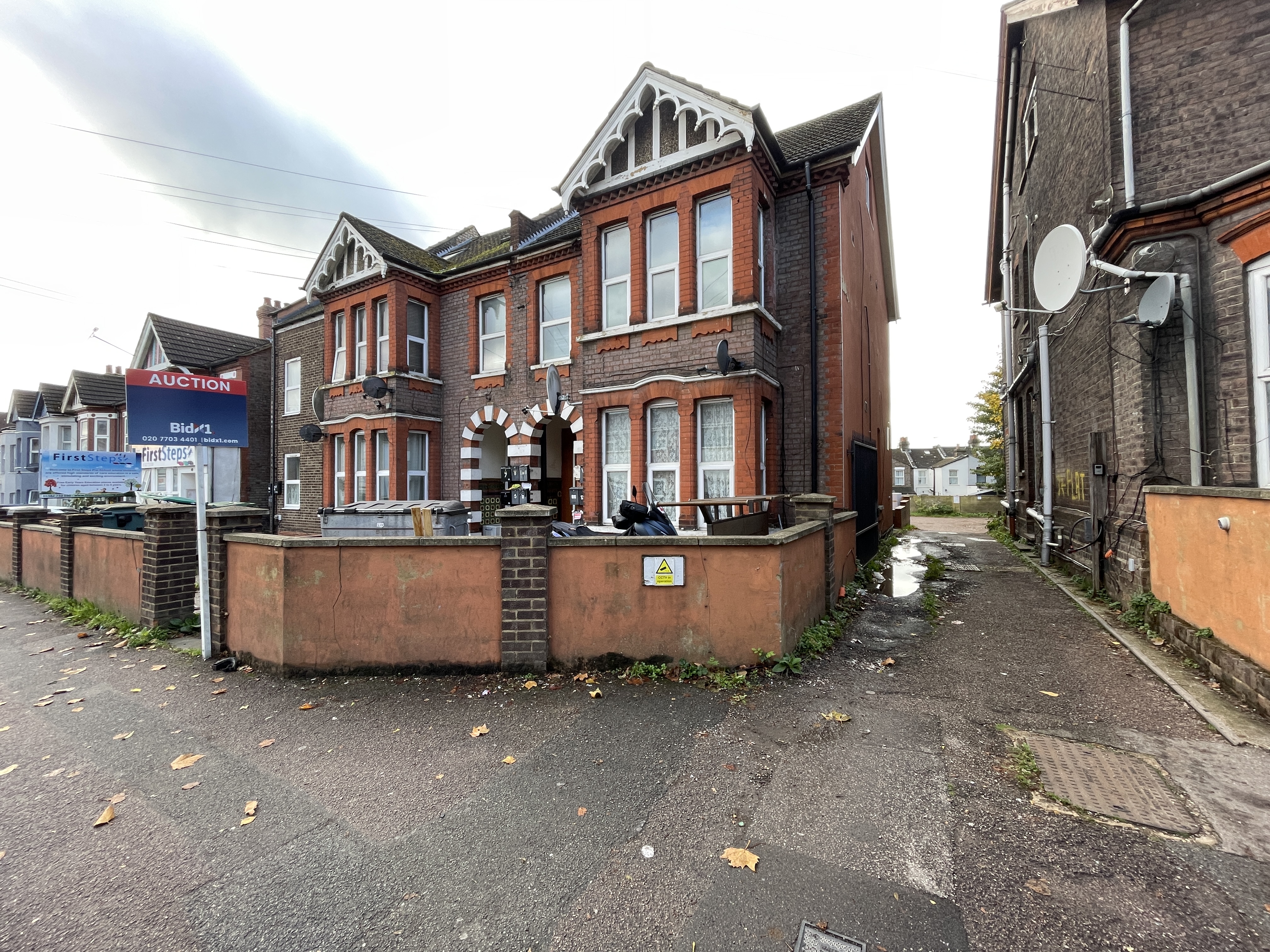 Biscot Road, Luton, LU3