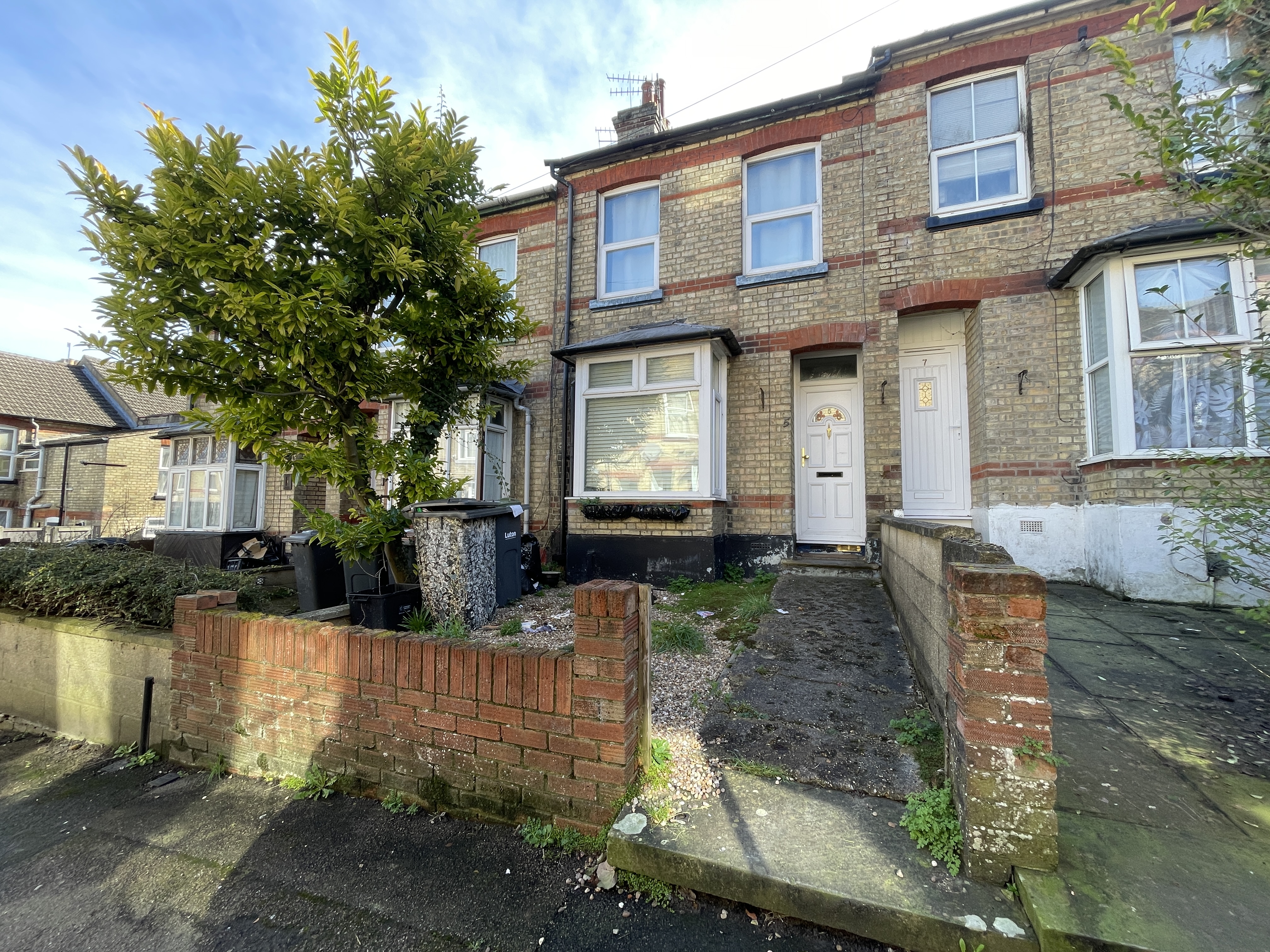 Gladstone Avenue, Luton, LU1