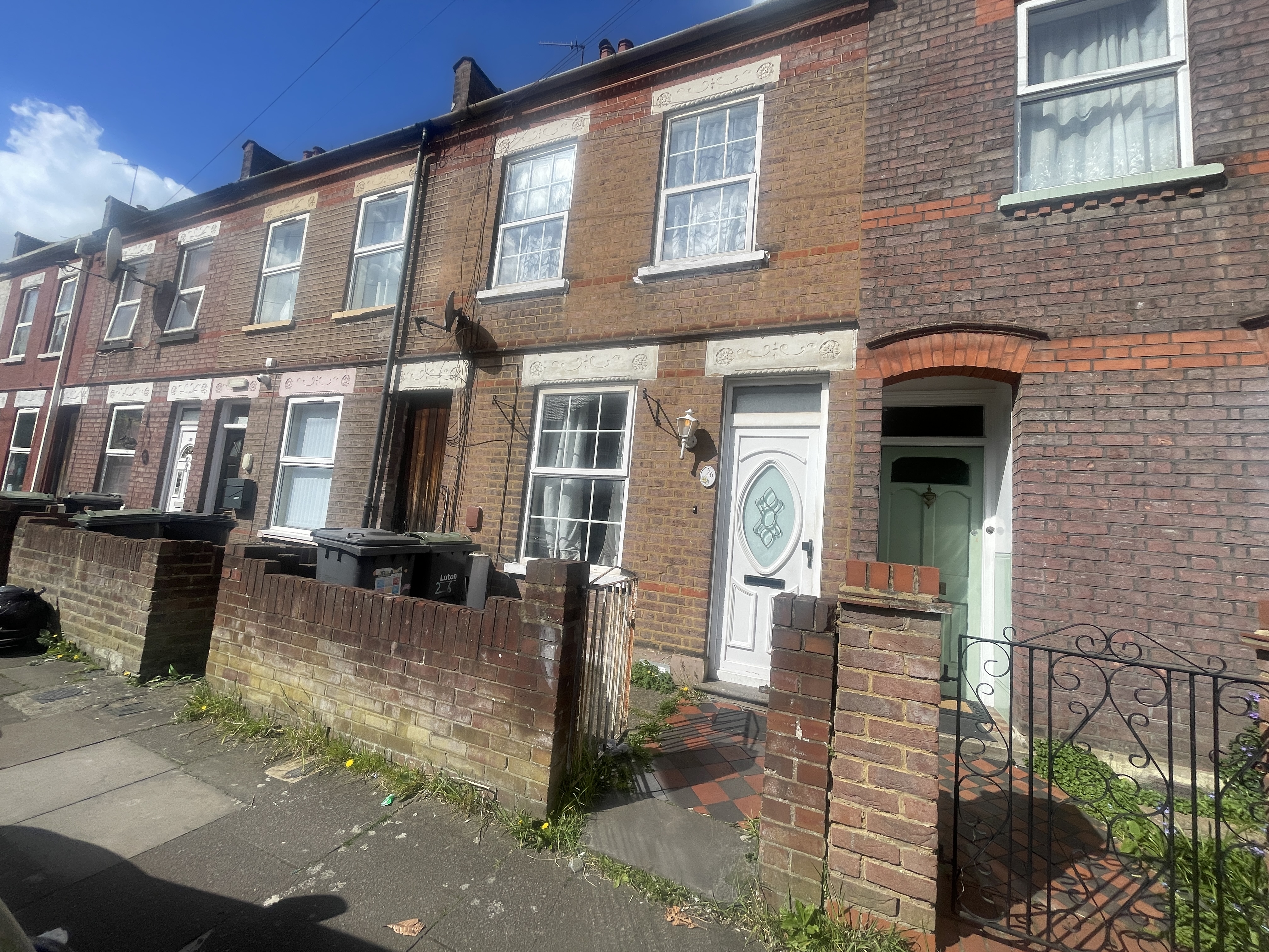 Newcombe Road, Luton, LU1
