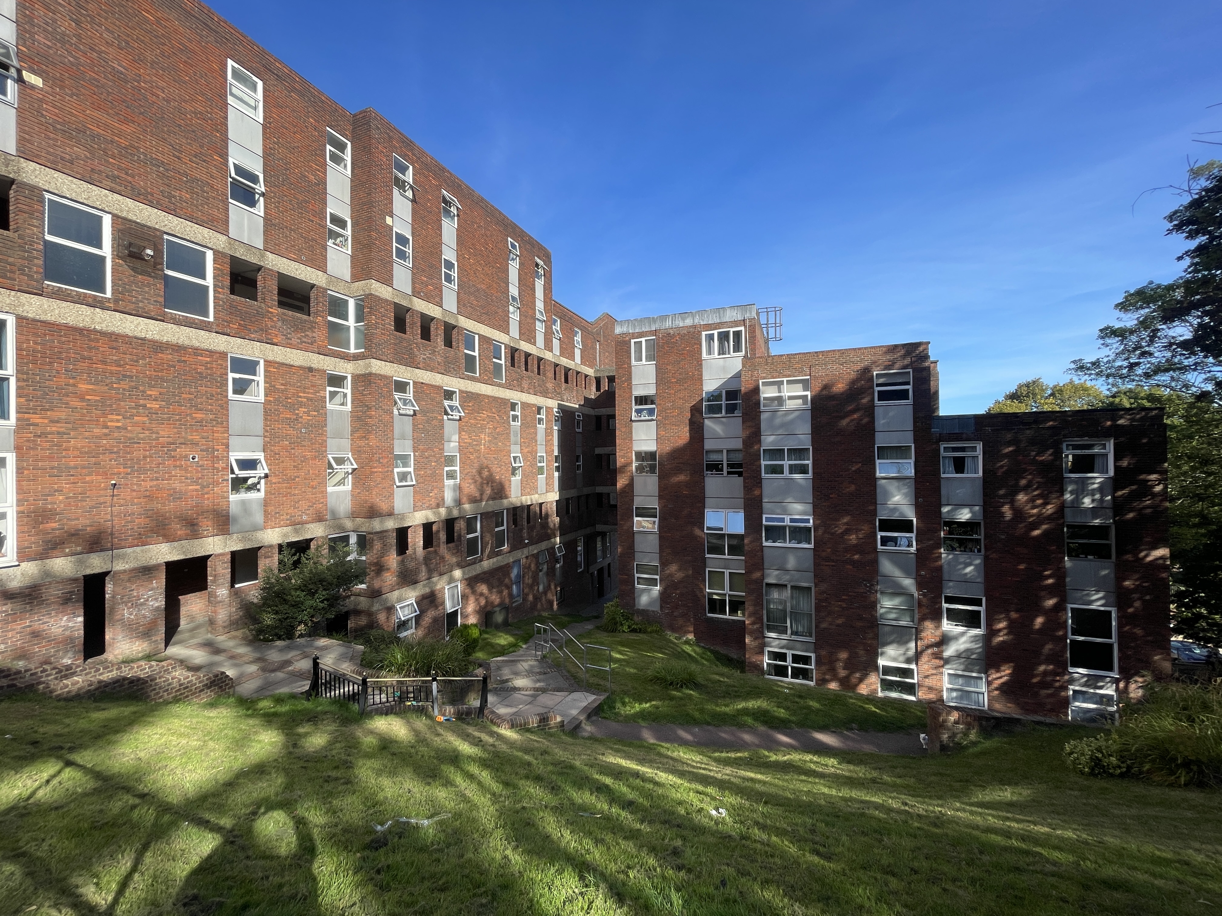 Downs Road, Luton, LU1