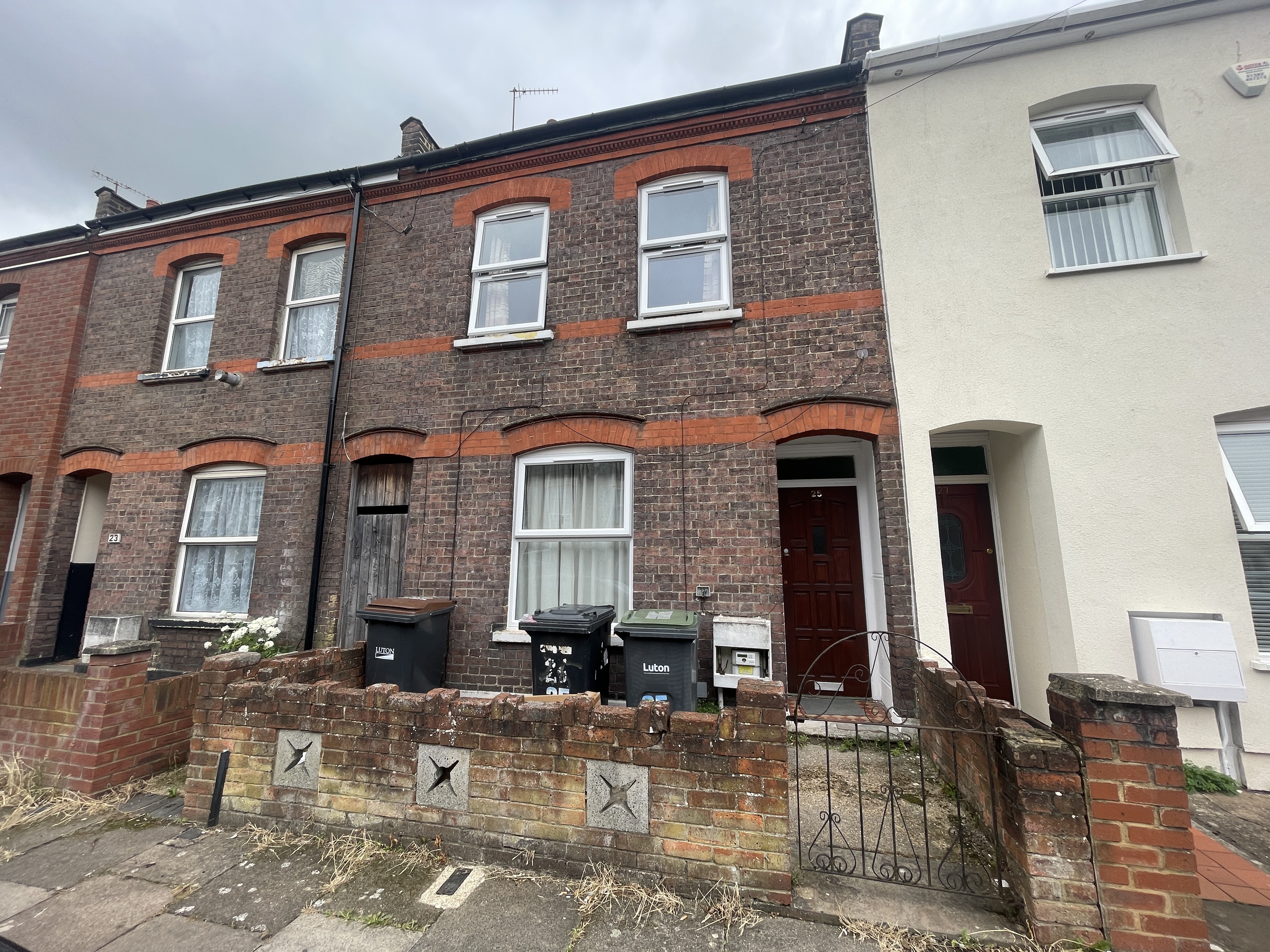 Newcombe Road, Luton, LU1