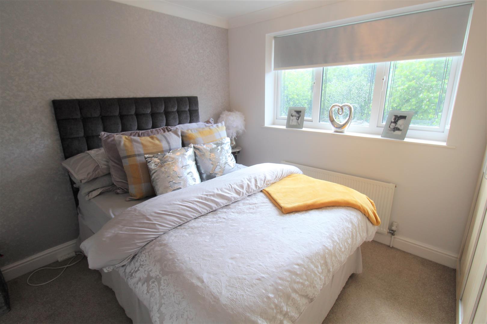 Property in Dunsford Avenue, Milton, Stoke On Trent, Staffordshire, ST2 7PJ