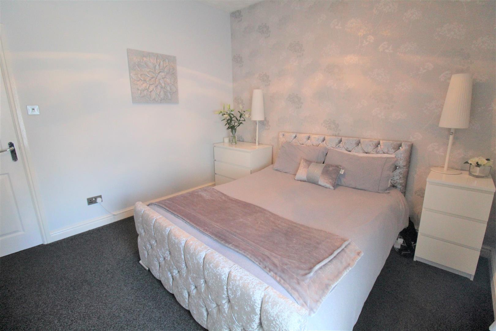 Property in Moorland Road, Burslem, StokeOnTrent, Staffordshire, ST6 1EF
