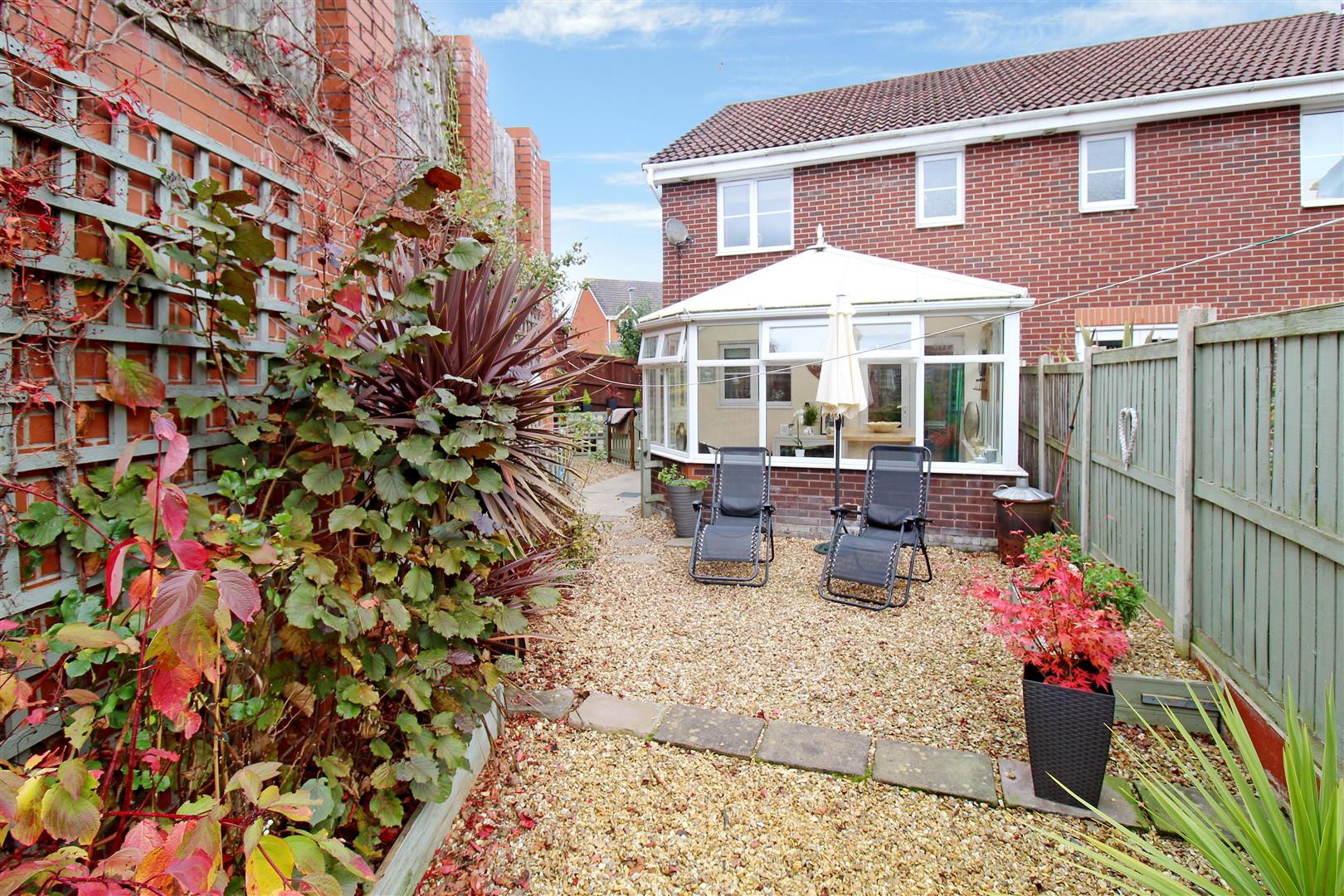 Property in Sapphire Drive, Milton, StokeOnTrent, Staffordshire, ST6 8HJ