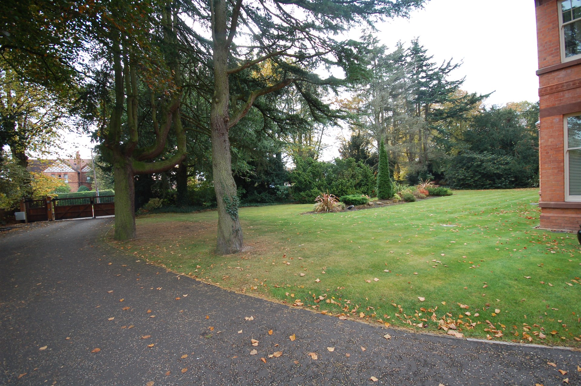 Property in Curzon Park South, Chester, CH4