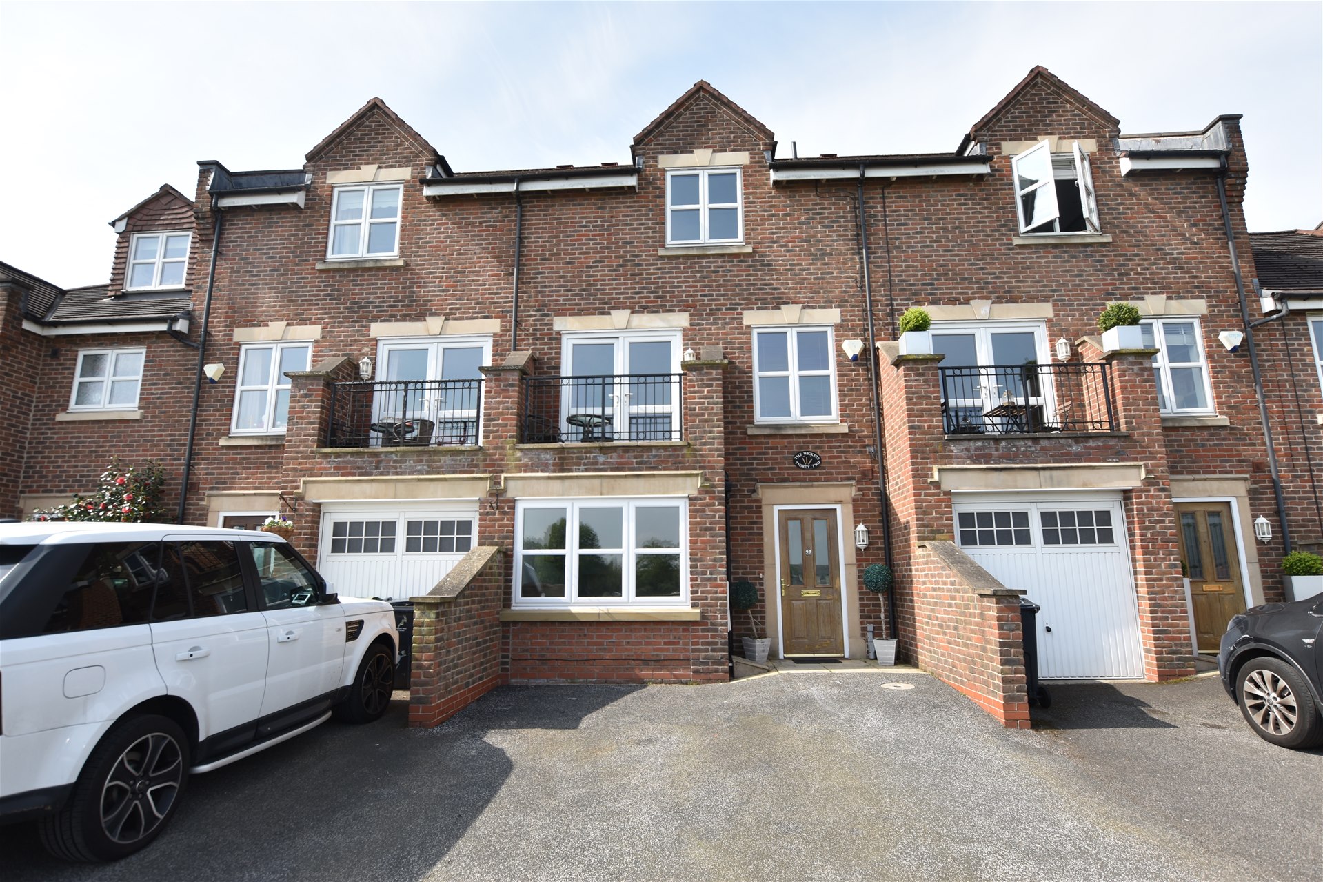 Property in Boughton Hall Avenue, Chester, CH3