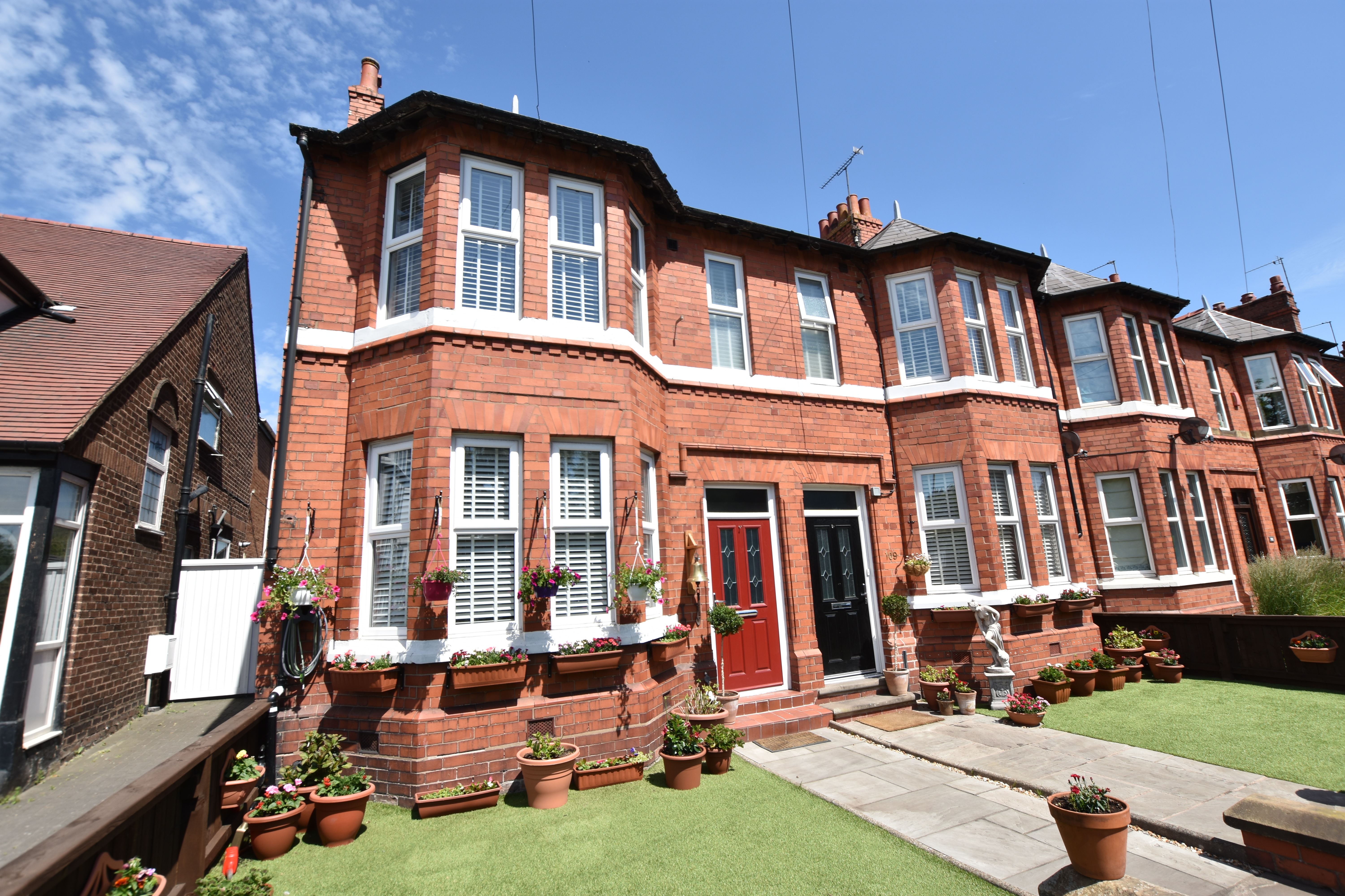 Property in Whitchurch Road, Chester, CH3