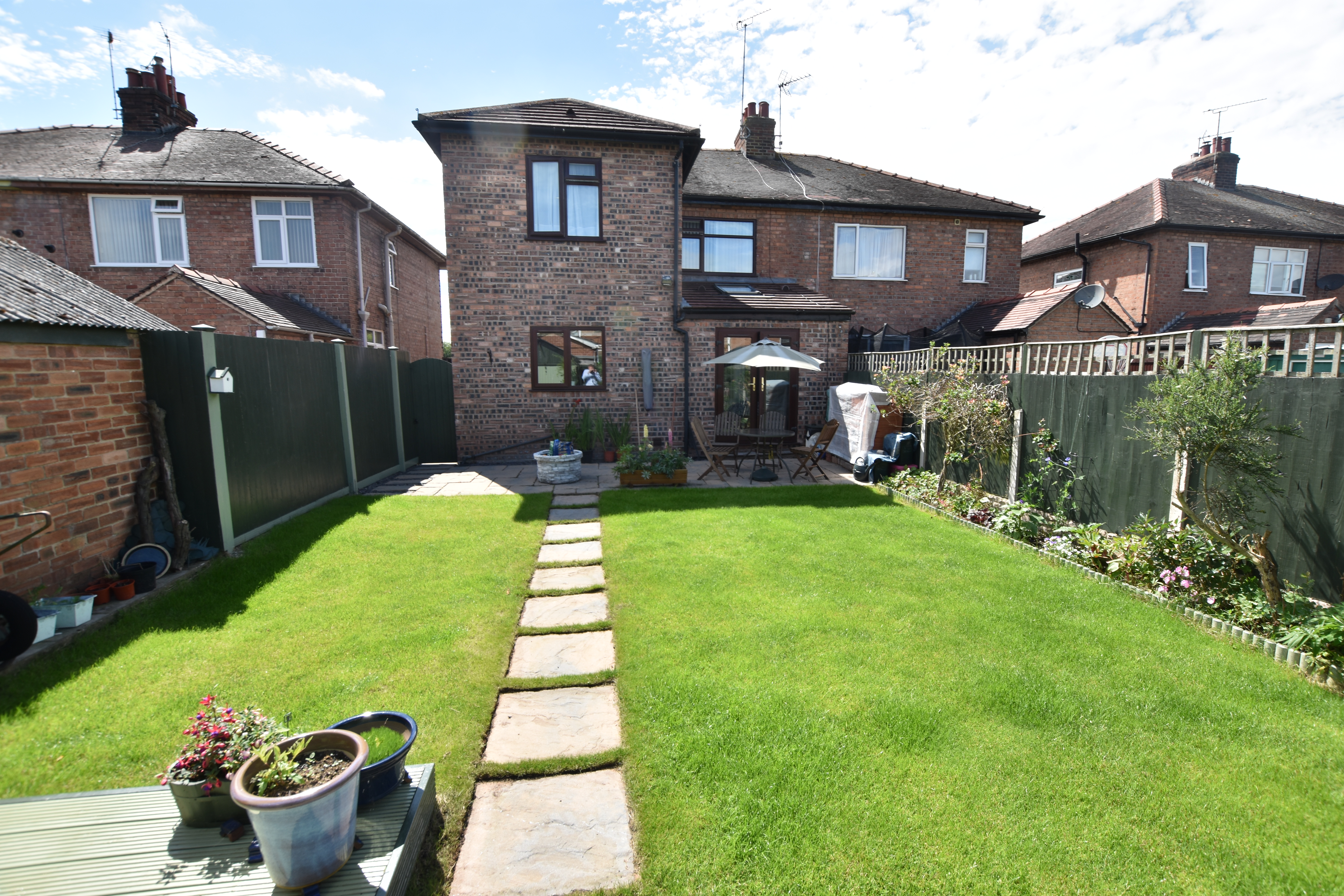 Property in Sandy Lane, Chester, CH4