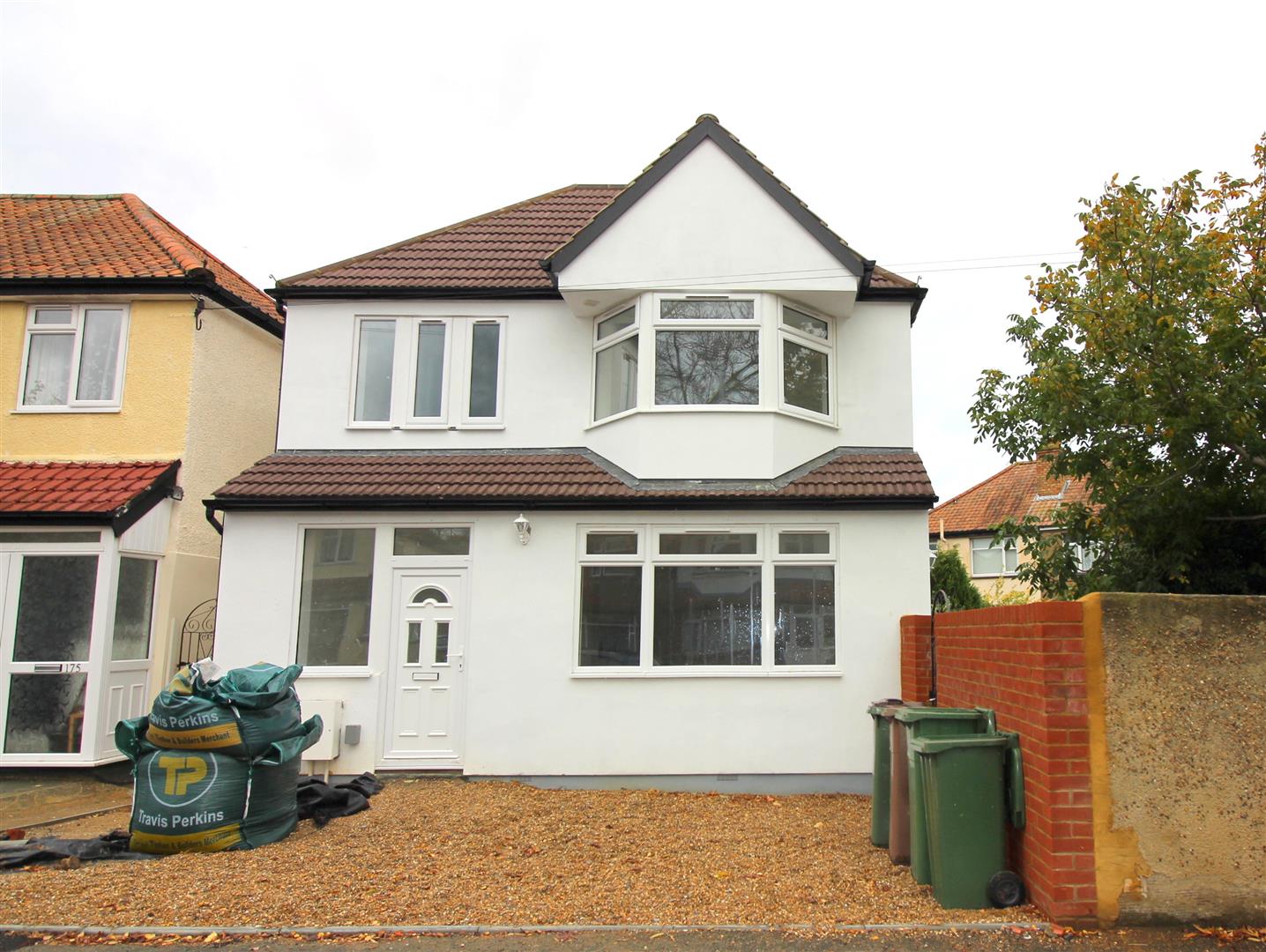 Property in Erskine Road, Sutton, Surrey, SM1 3BN