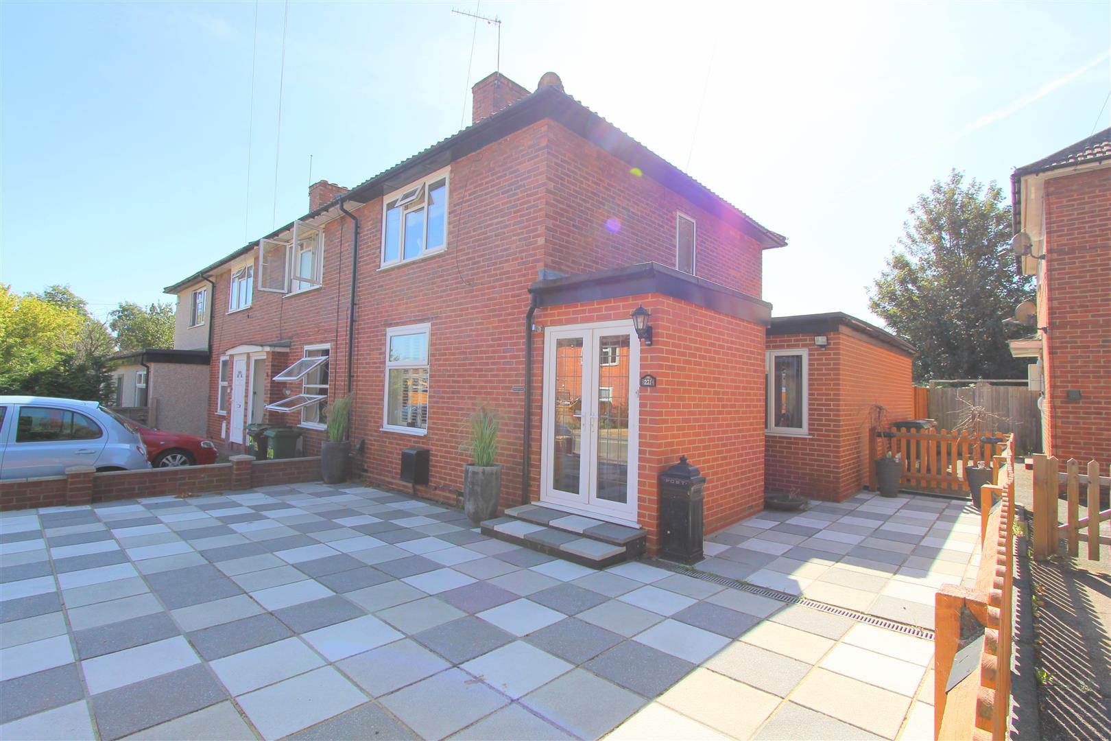 Cromwells Estate Agents (Official site)