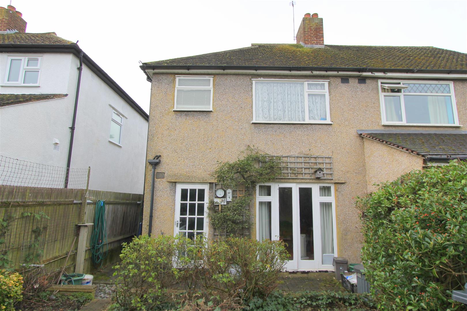 Property in Kingsbridge Road, Morden, Surrey, SM4 4QB