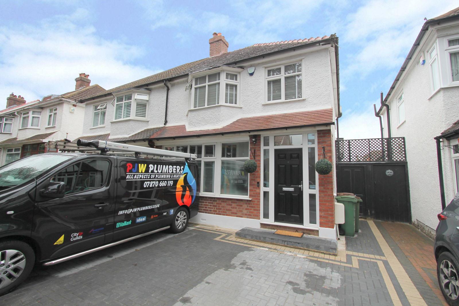 Property in Cedars Road, Beddington, Croydon, CR0 4PU