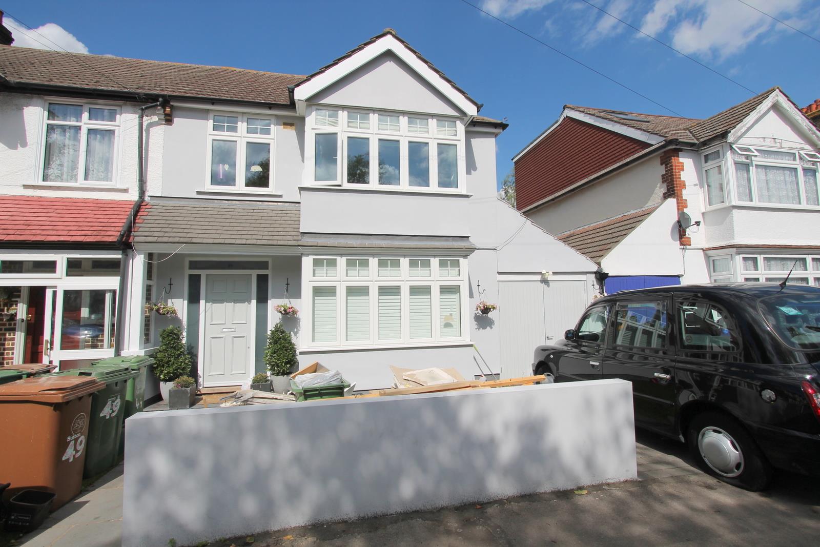 Property in Godalming Avenue, Wallington, Surrey, SM6 8NP