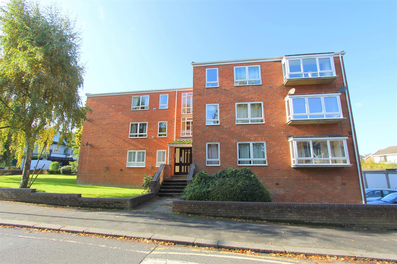 Property in Demesne Road, Wallington, Surrey, SM6 8EE