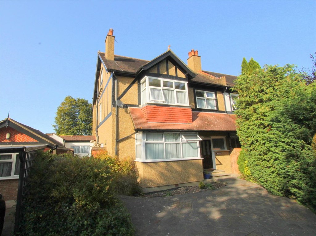 Cromwells Estate Agents (Official site)