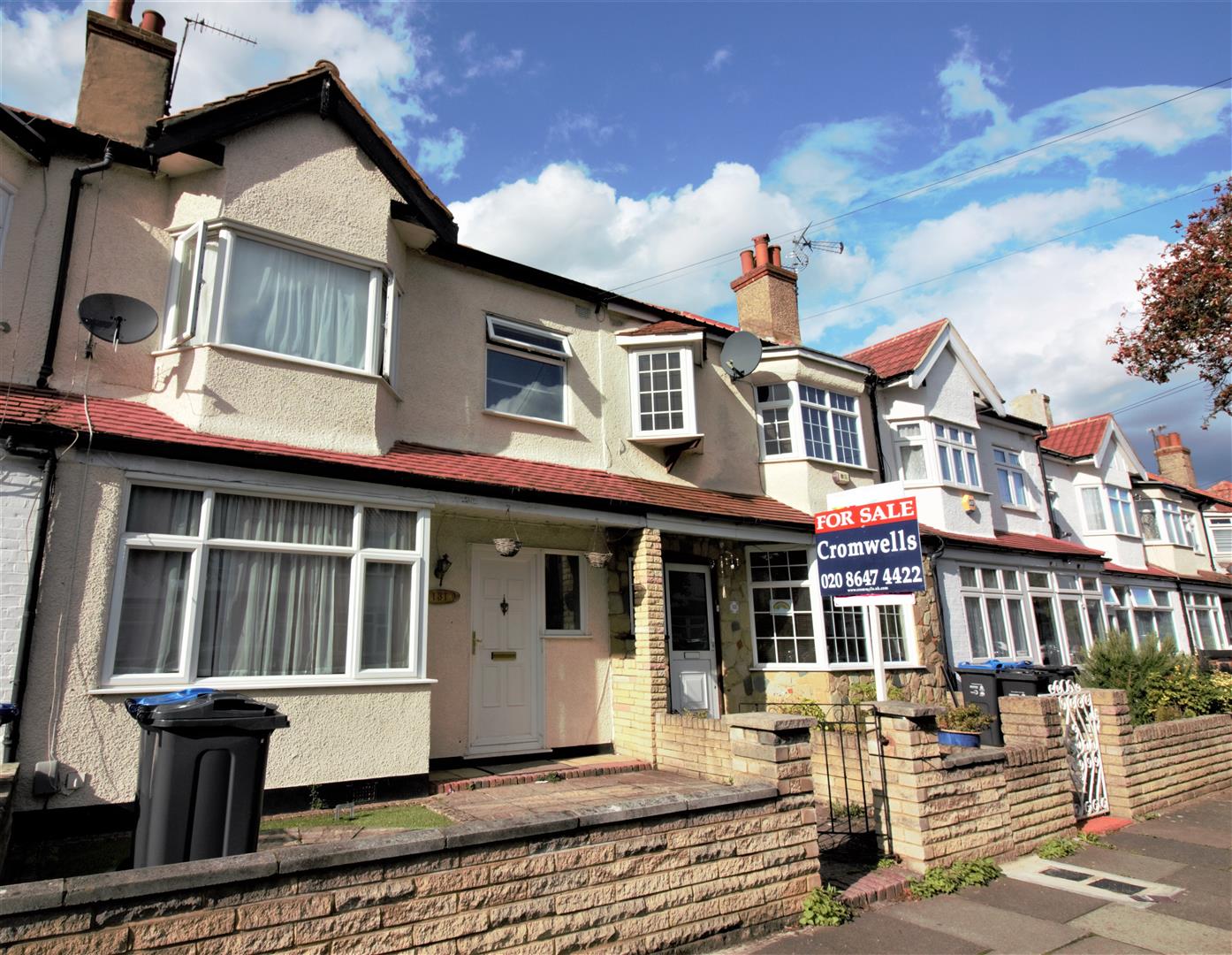 Property in Manor Way, Mitcham, London, CR4 1EJ