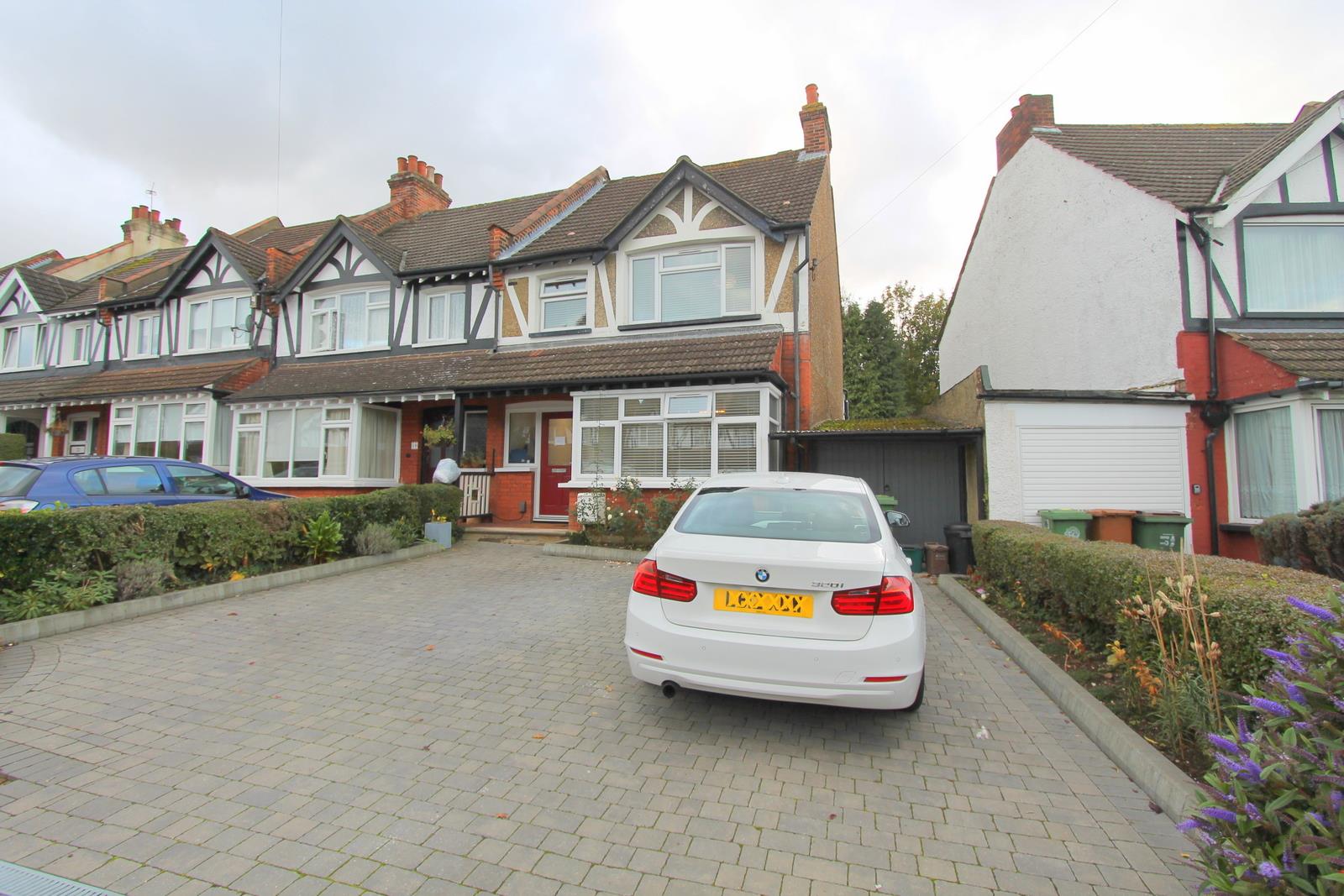 Property in Lavender Vale, Wallington, Surrey, SM6 9QT