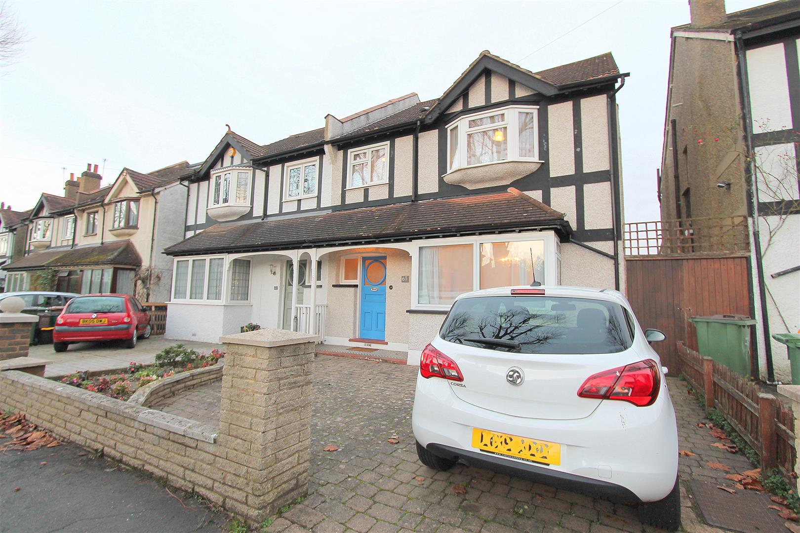 Property in Marchmont Road, Wallington, Surrey, SM6 9NT