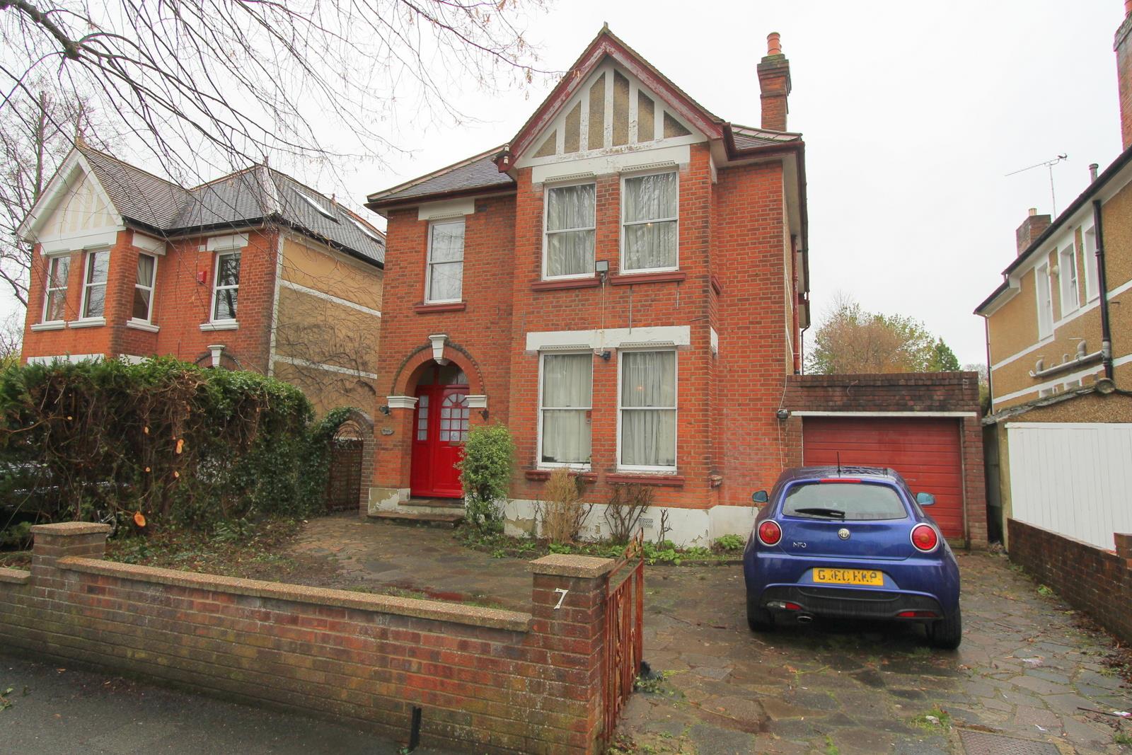 Property in Park Hill Road, South Wallington, London, SM6 0SD