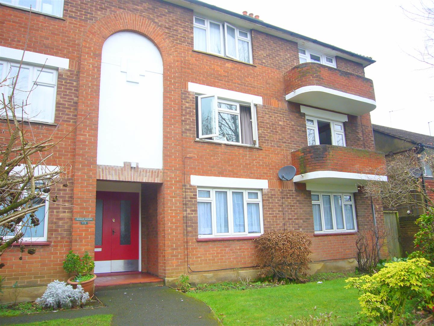 Property in Manor Road, Wallington, London, SM6 0AE