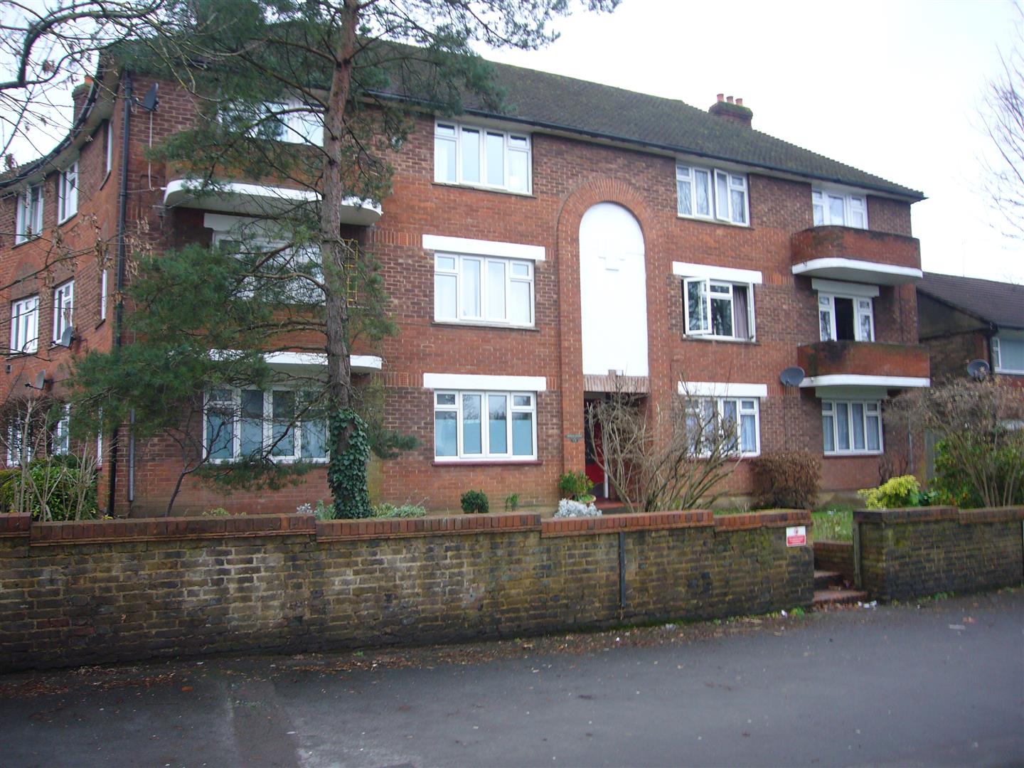 Property in Manor Road, Wallington, London, SM6 0AE