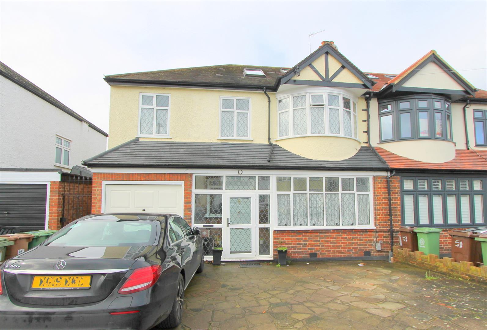 Property in Demesne Road, Wallington, Surrey, SM6 8EW