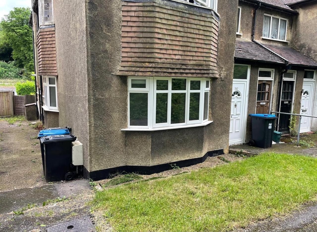 Cromwells Estate Agents (Official site)