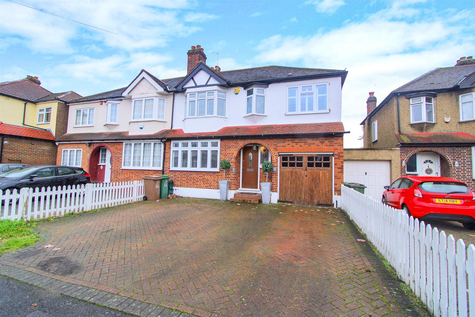 Property in Elmwood Close, Wallington, Surrey, SM6 7EP