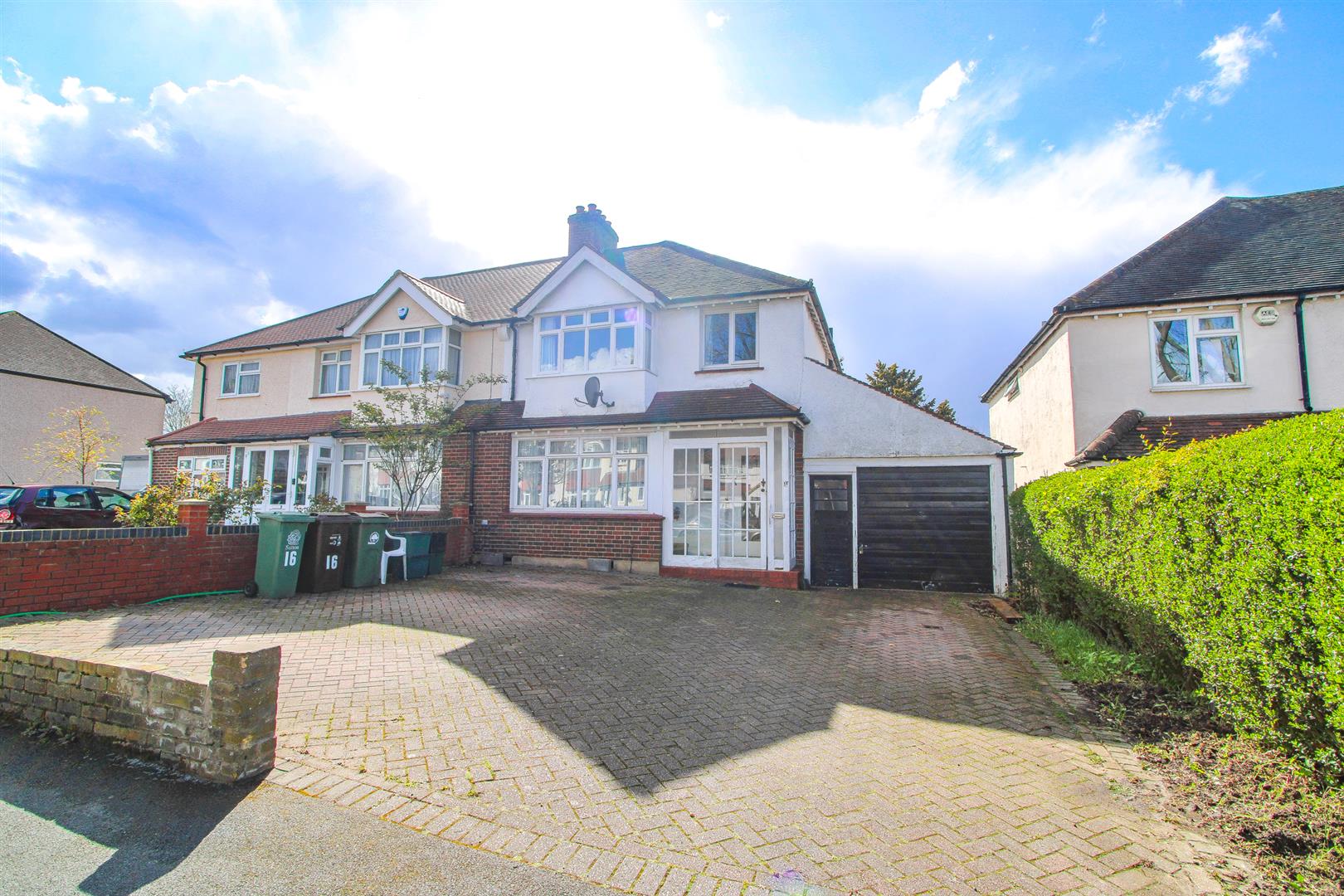 Property in Foresters Drive, Wallington, SM6 9DG
