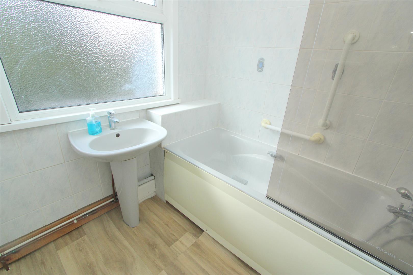 Property in Foresters Drive, Wallington, SM6 9DG