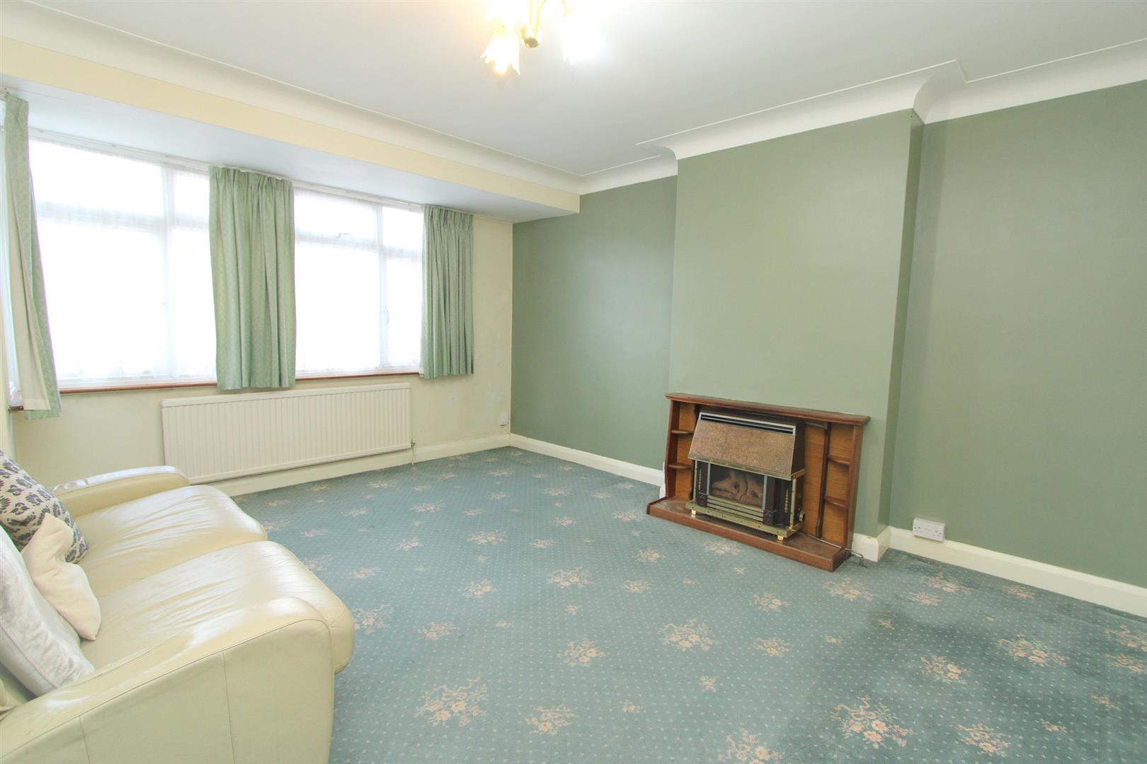 Property in Foresters Drive, Wallington, SM6 9DG
